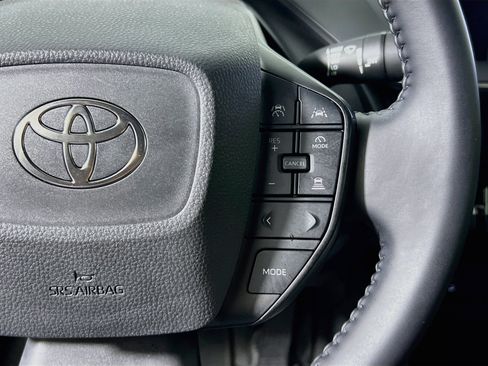Used 2024 Toyota Prius LE FWD image 18