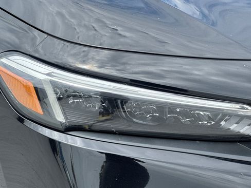 Used 2022 Honda Civic Touring image 11