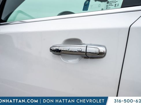 Used 2023 Chevrolet Traverse High Country image 31