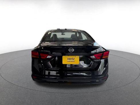Used 2025 Nissan Altima 2.5 SV FWD image 12