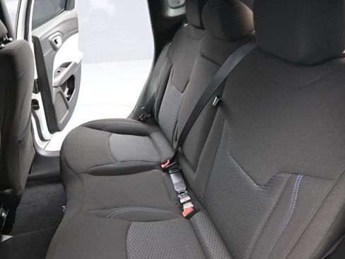 Used 2025 Jeep Compass Sport AWD/4WD image 21