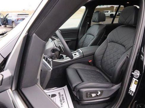 Used 2025 BMW X5 xDrive40i w/ Climate Comfort Package image 9