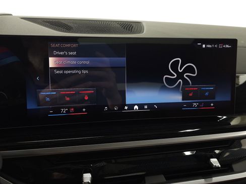 Used 2025 BMW X6 xDrive40i w/ Climate Comfort Package image 31