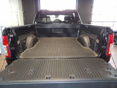 Used 2022 RAM 1500 Big Horn AWD/4WD image 9