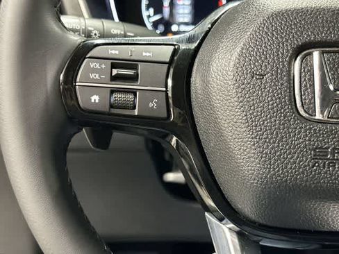 Used 2025 Honda Pilot EX-L image 17