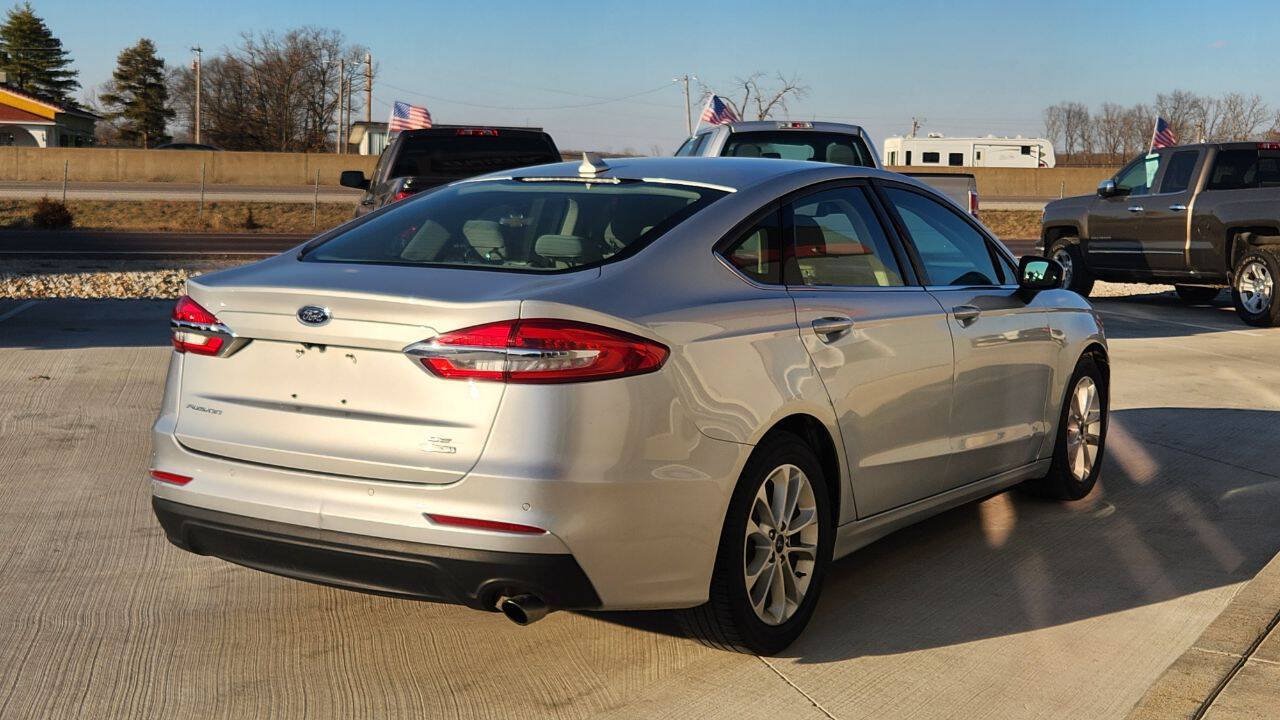Used 2019 Ford Fusion SE FWD image 6