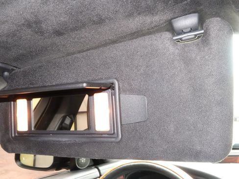 Used 2017 Jaguar XJ R-Sport image 44