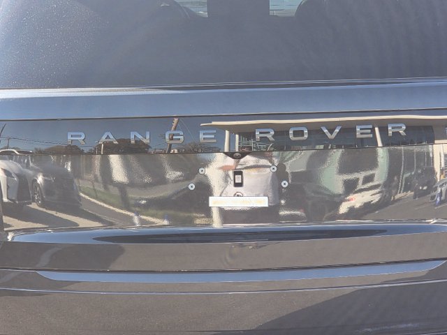 Used 2025 Land Rover Range Rover SE AWD/4WD image 36