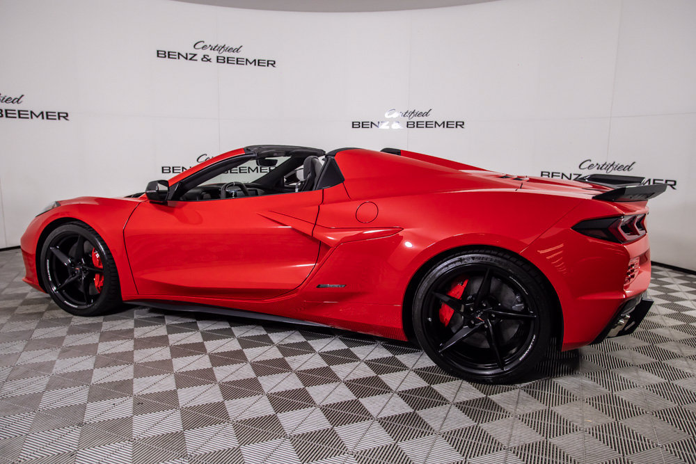 Used 2025 Chevrolet Corvette E-Ray w/ Stealth Interior Trim Package AWD/4WD image 14
