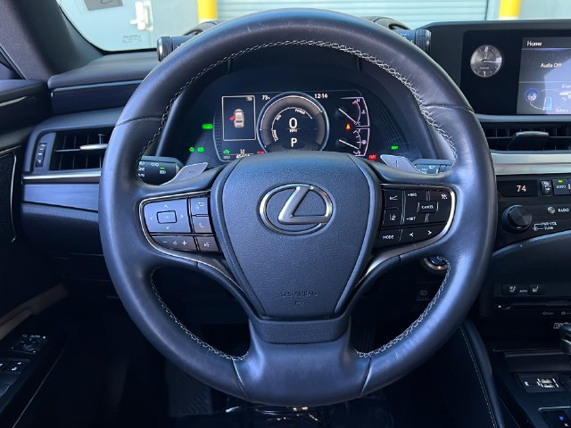 Used 2020 Lexus ES 300h w/ Premium Package FWD image 32