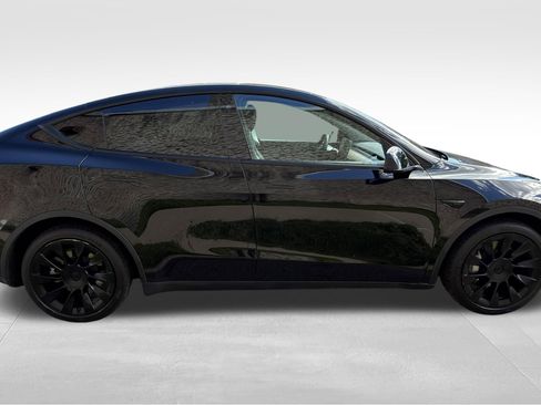 Used 2021 Tesla Model Y Long Range AWD/4WD image 4
