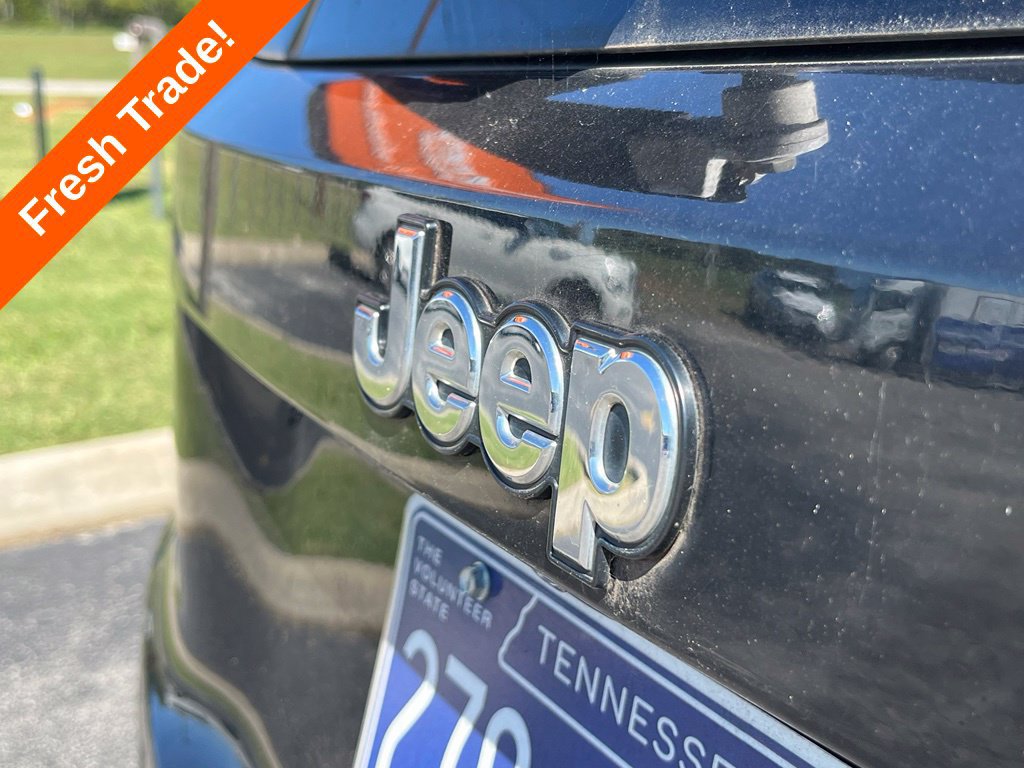 Used 2017 Jeep Renegade Latitude FWD image 10