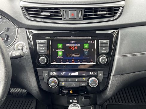 Used 2020 Nissan Rogue SL AWD/4WD image 21