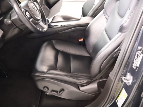 Used 2021 Volvo XC90 T5 Momentum w/ Advanced Package image 12