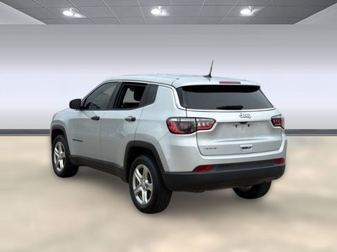 Used 2024 Jeep Compass Sport AWD/4WD image 3