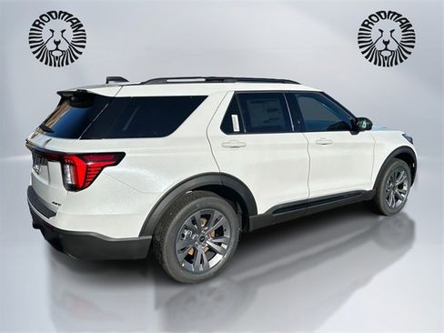 New 2026 Ford Explorer Active image 5