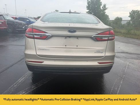 Used 2019 Ford Fusion SE FWD image 7