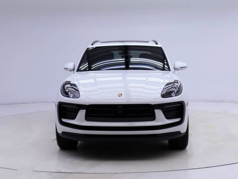 Used 2025 Porsche Macan AWD/4WD image 9