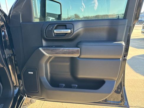 Used 2021 Chevrolet Silverado 2500 LTZ w/ LTZ Plus Package image 27