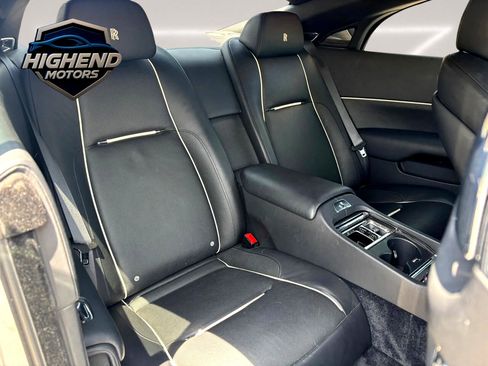 Used 2016 Rolls-Royce Wraith image 20