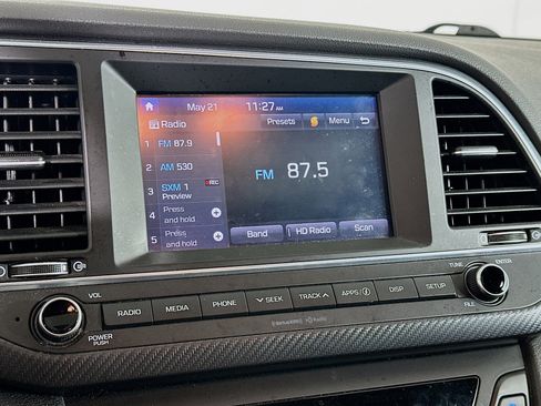 Used 2018 Hyundai Elantra Sport FWD image 21