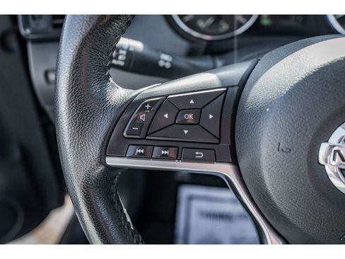 Used 2019 Nissan Rogue SV image 12