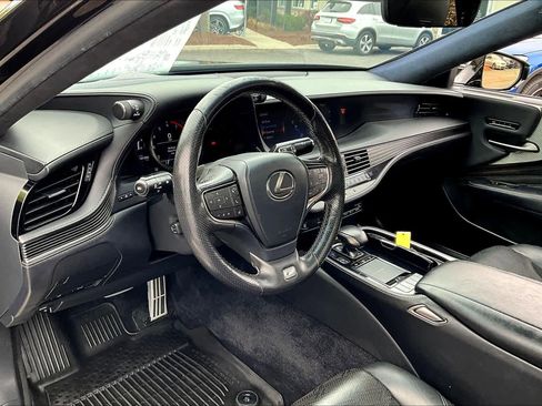 Used 2018 Lexus LS 500 F Sport w/ Accessory Package (Z2) RWD image 18