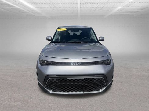 Used 2025 Kia Soul LX w/ LX Technology Package FWD image 12