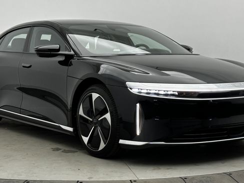 Used 2024 Lucid Air Touring image 3