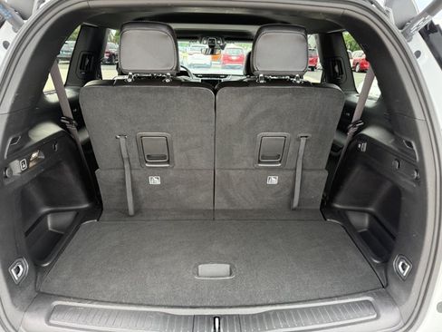 Used 2023 Jeep Grand Cherokee L Laredo AWD/4WD image 15