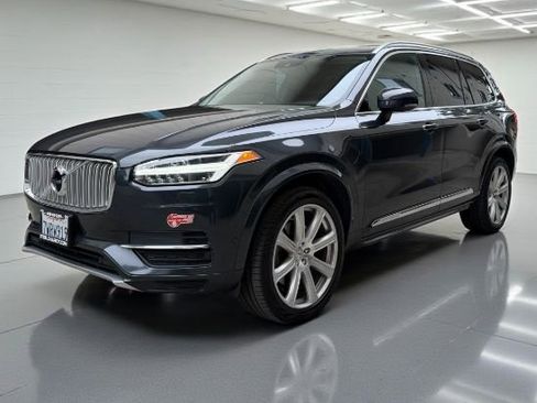 Used 2017 Volvo XC90 T8 Inscription w/ Luxury Package image 2
