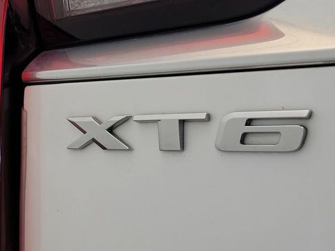 Used 2023 Cadillac XT6 Premium Luxury w/ Technology Package FWD image 8