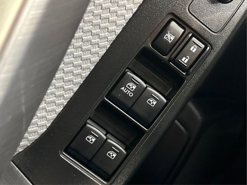 Used 2017 Subaru Forester 2.5i image 39