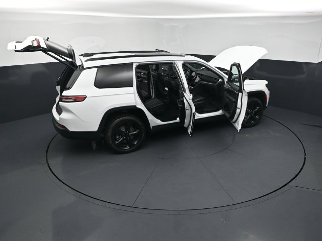 Used 2025 Jeep Grand Cherokee L Limited w/ Black Appearance Package AWD/4WD image 30
