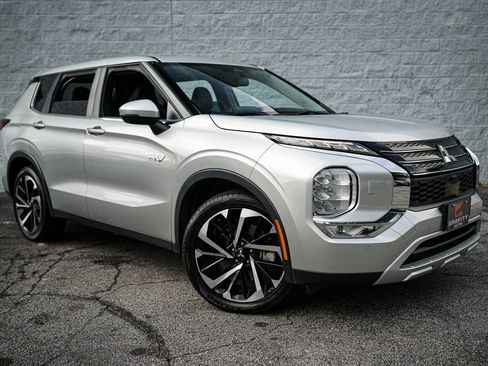 Used 2023 Mitsubishi Outlander LE image 8