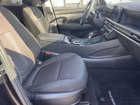 Used 2025 Hyundai Tucson SEL FWD image 9