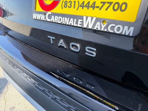 New 2026 Volkswagen Taos SE FWD image 11