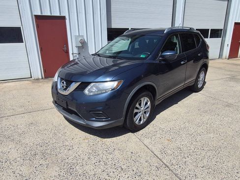 Used 2016 Nissan Rogue SV AWD/4WD image 1