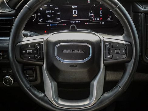 Used 2024 GMC Yukon Denali w/ Advanced Technology Package AWD/4WD image 32