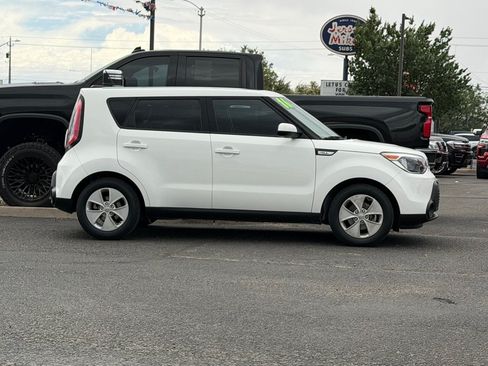 Used 2016 Kia Soul FWD image 47