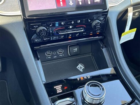New 2025 Jeep Grand Cherokee Limited image 17