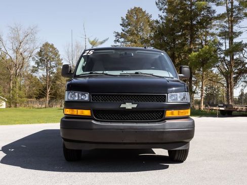 Used 2025 Chevrolet Express 3500 LS RWD image 2
