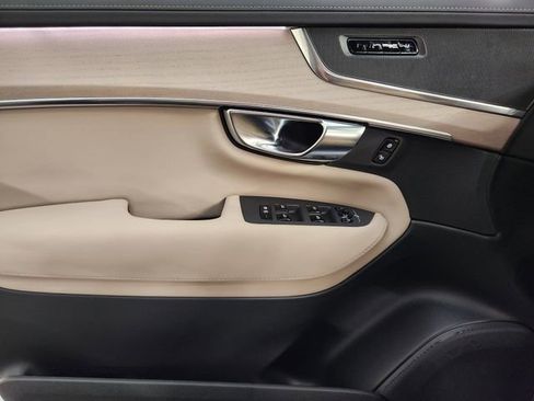 New 2025 Volvo XC90 T8 Core image 24