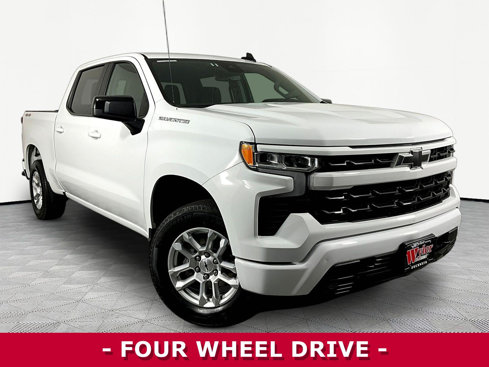Used 2026 Chevrolet Silverado 1500 RST AWD/4WD image 3