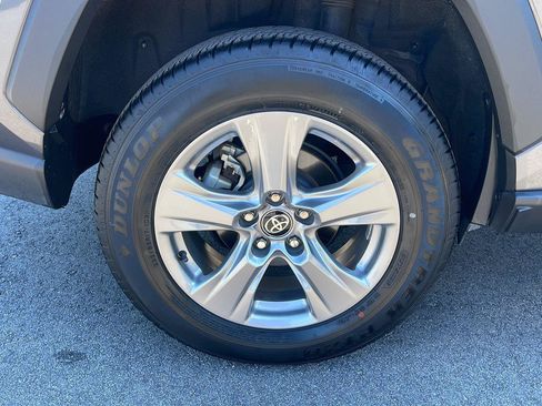 Used 2025 Toyota RAV4 XLE FWD image 11