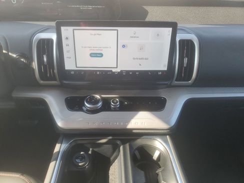 Used 2025 Ford Expedition Active image 11