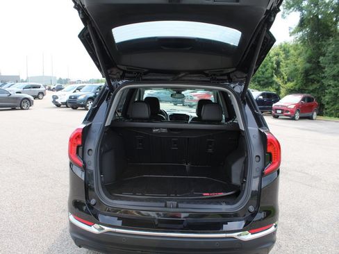 Used 2022 GMC Terrain SLT w/ Infotainment Package II FWD image 14