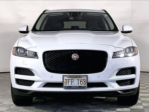 Used 2017 Jaguar F-PACE Premium image 2