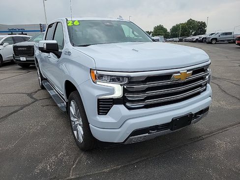 Used 2026 Chevrolet Silverado 1500 High Country w/ High Country Premium Package AWD/4WD image 3