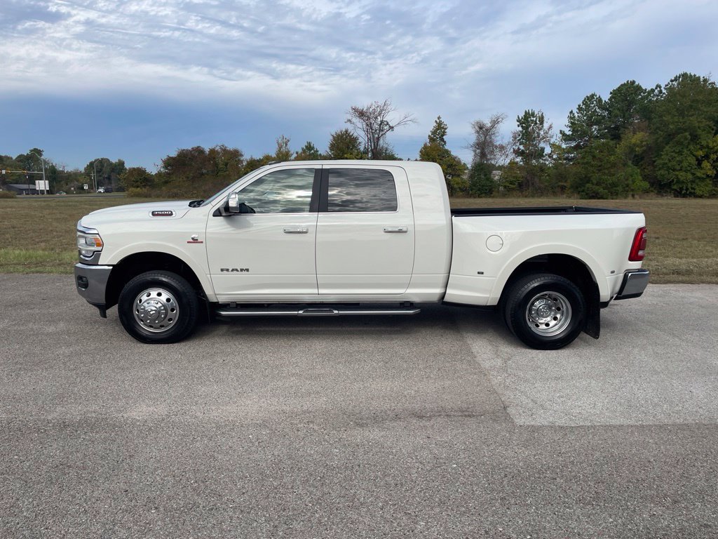 Used 2022 RAM 3500 Laramie AWD/4WD image 2